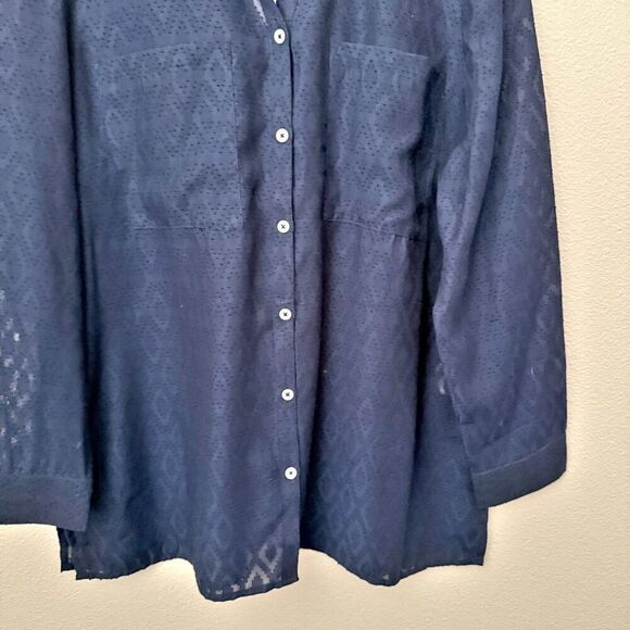 CHICO'S | Feminine Long Sleeve Pattern Button Front Midnight Blue Navy | 2 Large - Picture 4 of 5